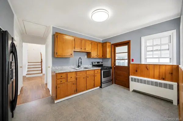 125 S 5th ST, Bethpage, NY 11714