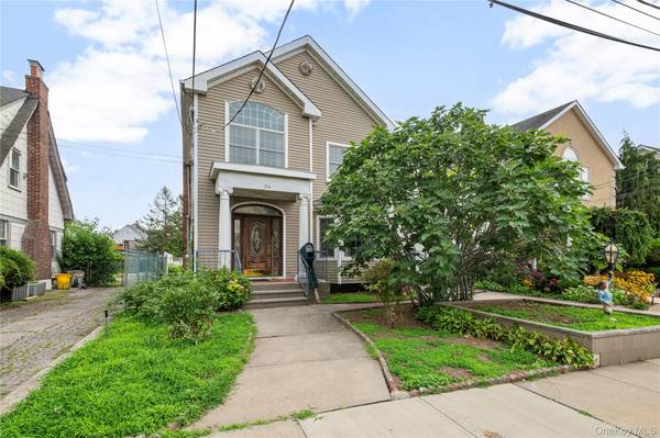 214 Avery PL, Cedarhurst, NY 11516