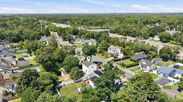 50 Bittermint ST, Islip, NY 11751