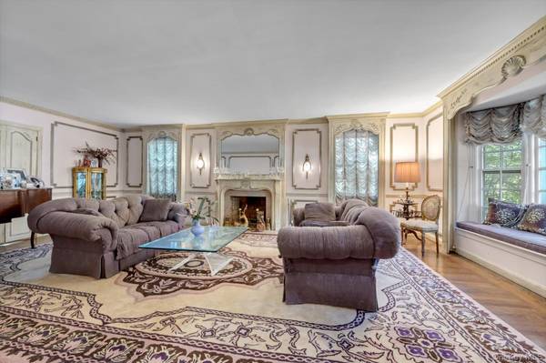 1559 Pebble LN, Hewlett, NY 11557