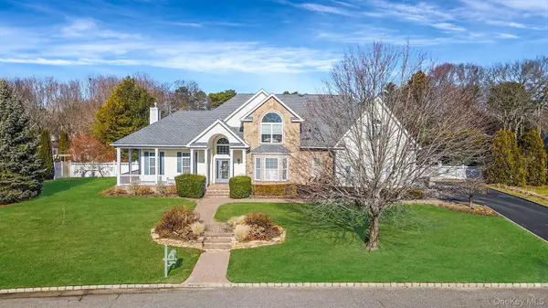 3 Crossfield CT, Shoreham, NY 11786