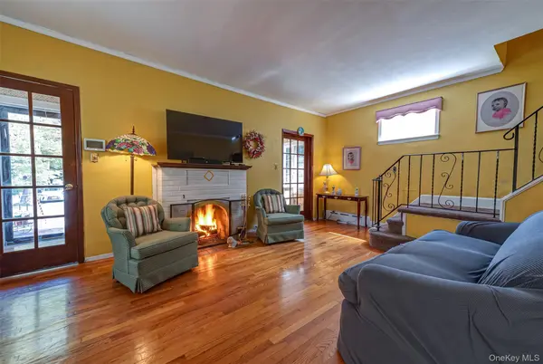 533 Marcellus RD, Williston Park, NY 11596