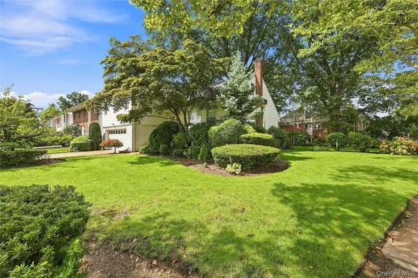 2 Longview AVE, North Woodmere, NY 11581