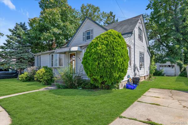 464 Stratford RD, South Hempstead, NY 11550