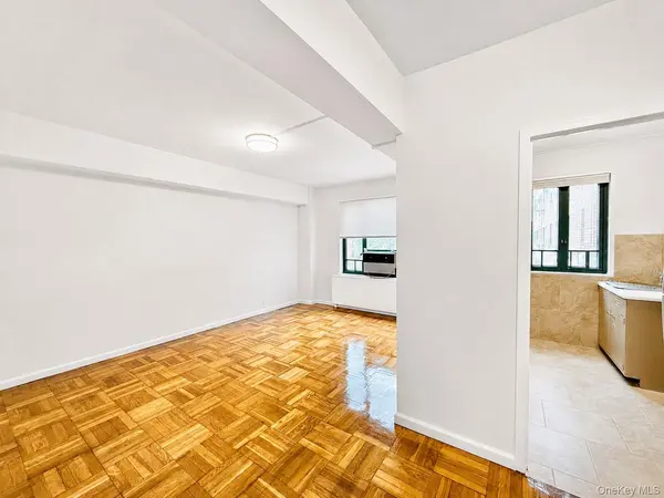 1569 Metropolitan AVE #6I, Bronx, NY 10462