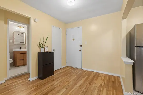 94-11 59th AVE #D9, Elmhurst, NY 11373