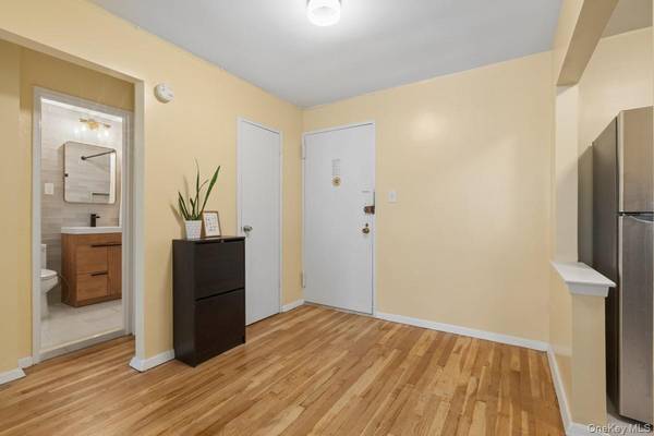 94-11 59th AVE #D9, Elmhurst, NY 11373