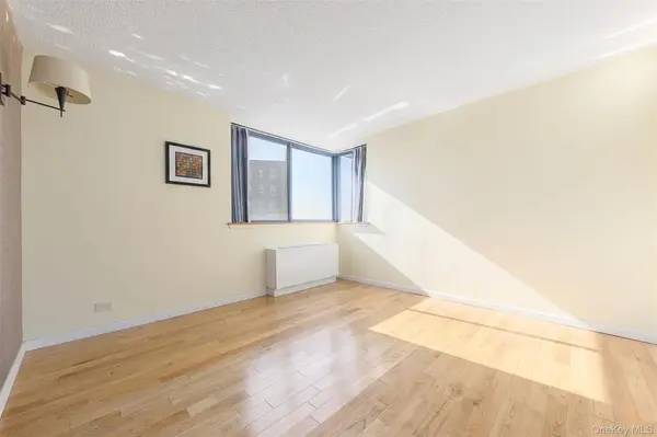 62-54 97th PL, Rego Park, NY 11374