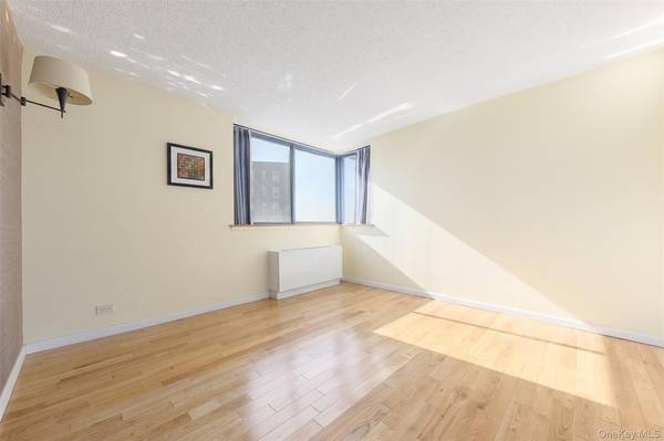 62-54 97th PL, Rego Park, NY 11374