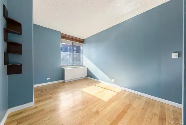 62-54 97th PL, Rego Park, NY 11374