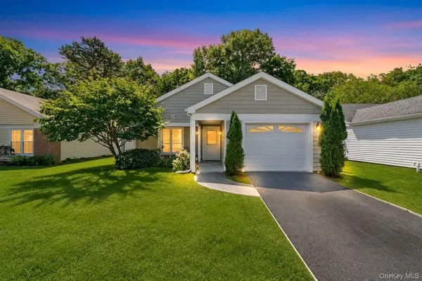 232 Belfast LN, Ridge, NY 11961