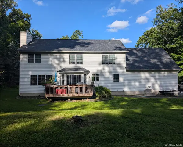 25 Mitchell LN, Westtown, NY 10998