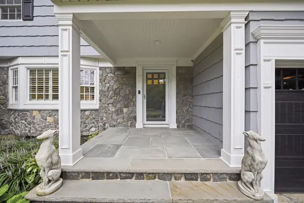 11 Prospect RD, Centerport, NY 11721