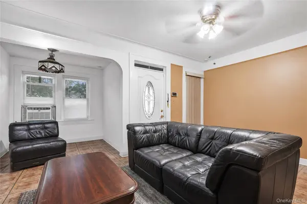 172-15 89th AVE, Jamaica, NY 11432