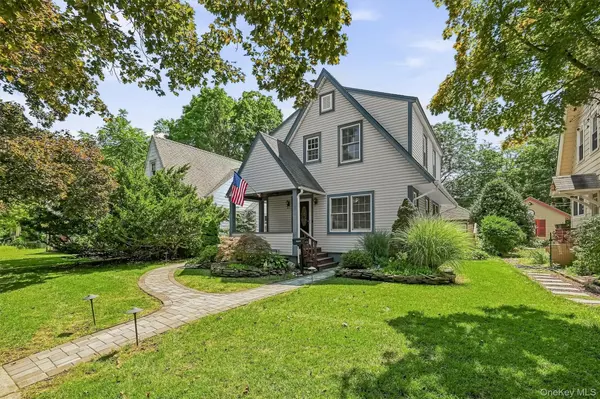 13 Washington CIR, Suffern, NY 10901
