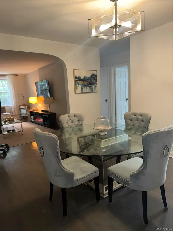 8 Welwyn RD #2G, Great Neck, NY 11020