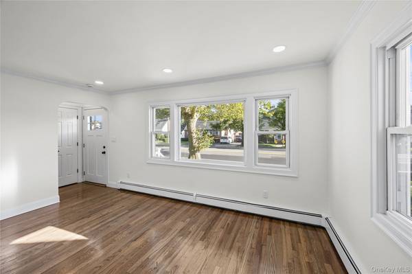 843 Jerusalem AVE, Merrick, NY 11566