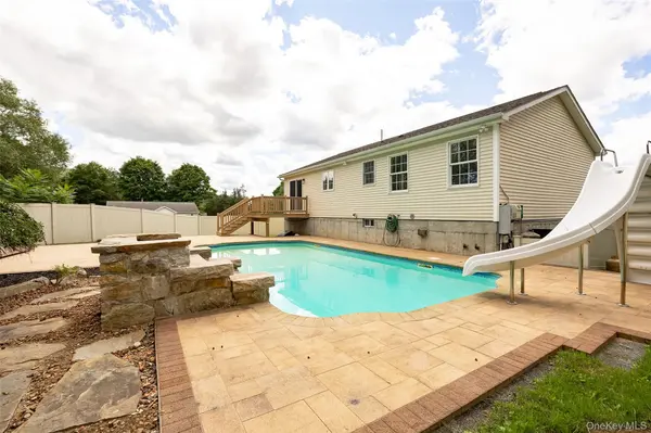 45 Nicole LN, Wingdale, NY 12594