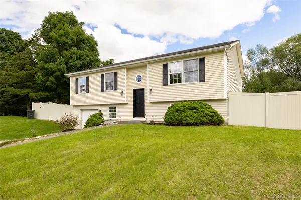 45 Nicole LN, Wingdale, NY 12594