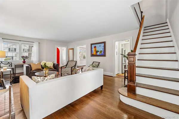 7 Parkview CT, White Plains, NY 10603