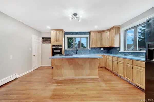 634 Leonard AVE, Uniondale, NY 11553