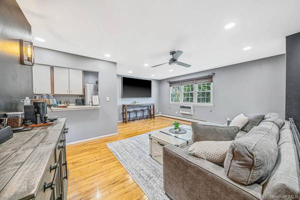 4715 Wilshire Lane #K15, Oakdale, NY 11769