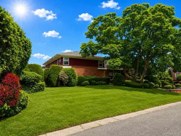 27-17 216th ST, Bayside, NY 11360