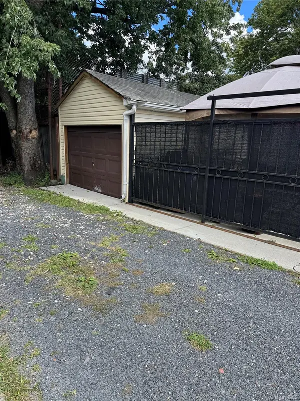91-53 96th ST, Woodhaven, NY 11421