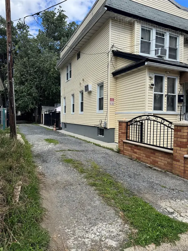 91-53 96th ST, Woodhaven, NY 11421