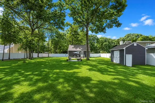 51 Roberts RD, Shirley, NY 11967