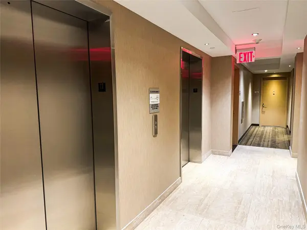 138-35 39th AVE #6H, Flushing, NY 11354