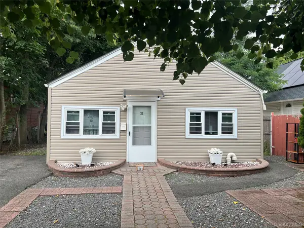 31 Harriet AVE, Hempstead, NY 11550