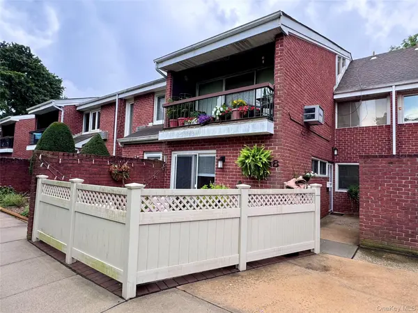 745 Conklin ST #18, Farmingdale, NY 11735