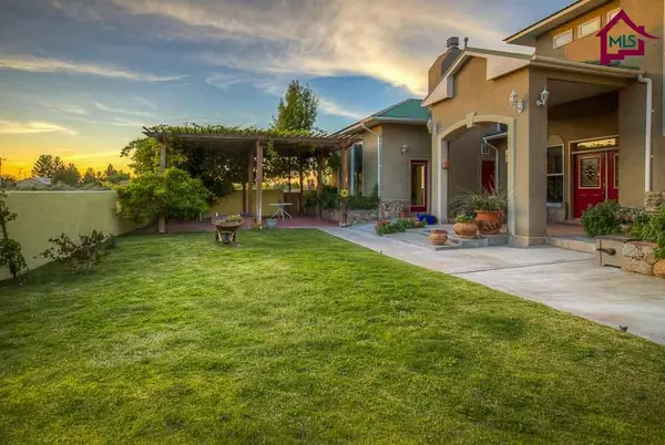 910 Ironshoe RD, Las Cruces, NM 88007