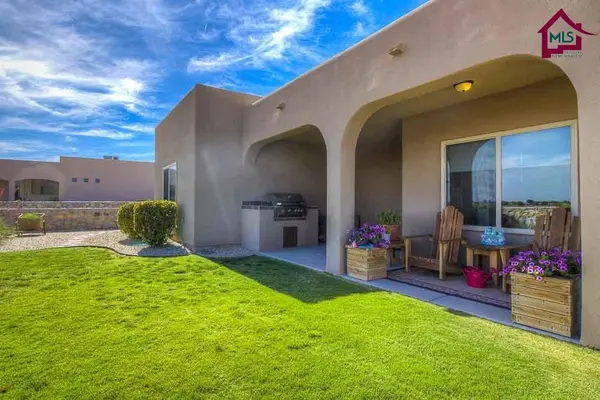 7484 Sierra De Oro PL, Las Cruces, NM 88012