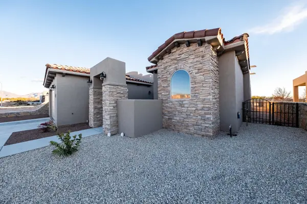 4516 Mesa Prieta DR, Las Cruces, NM 88011