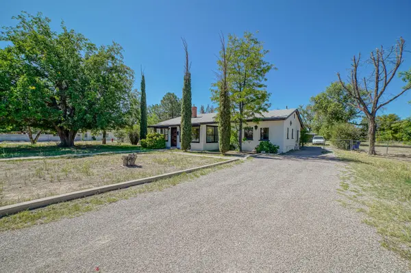 2040 Rose LN, Las Cruces, NM 88005