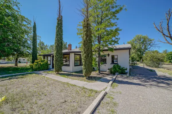 2040 Rose LN, Las Cruces, NM 88005