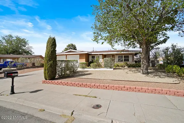 2015 Martha DR, Las Cruces, NM 88001