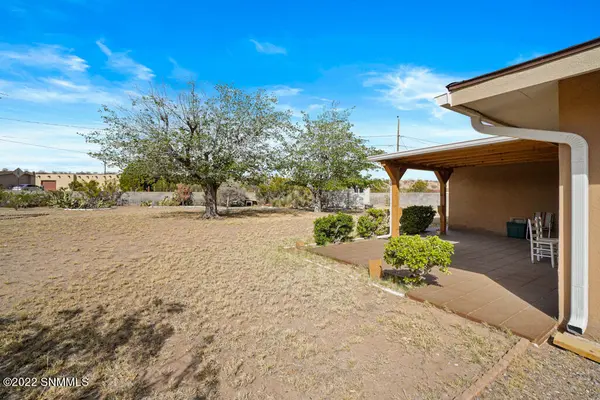 2015 Martha DR, Las Cruces, NM 88001