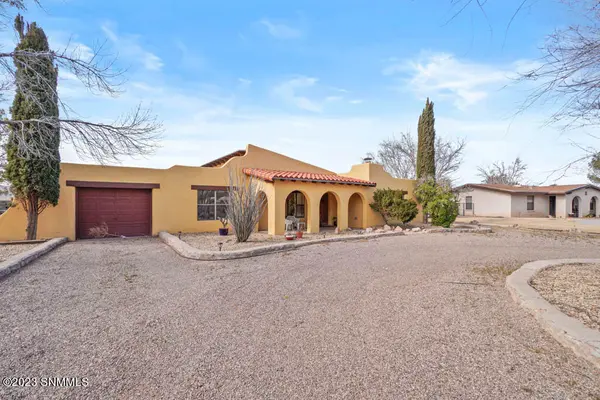 5060 Meadow CIR, Las Cruces, NM 88007