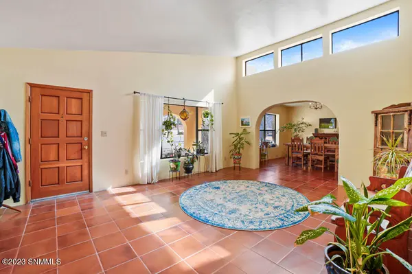 5060 Meadow CIR, Las Cruces, NM 88007