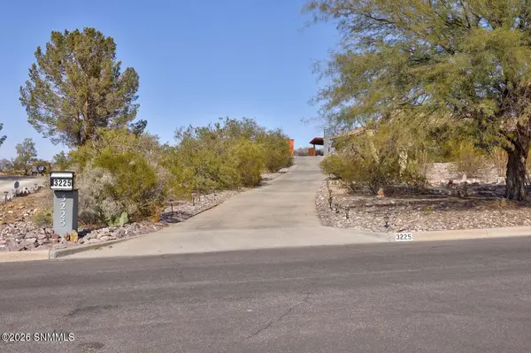 3225 Sundown RD, Las Cruces, NM 88011