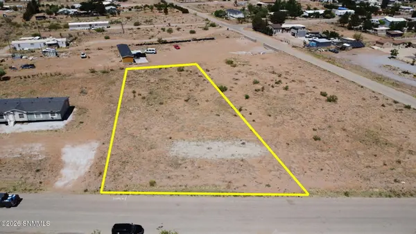 9565 Smith LN, Las Cruces, NM 88011