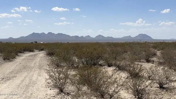 9000 Rabbit Run RD, Las Cruces, NM 88011