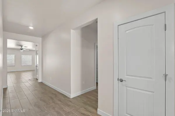 7325 Ultramarine RD, Las Cruces, NM 88012