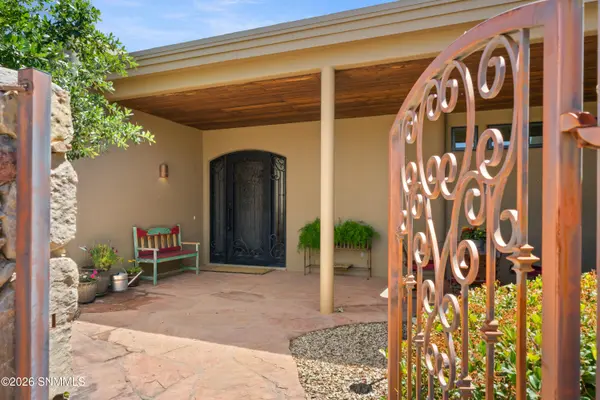 1230 City Lights PL, Las Cruces, NM 88007