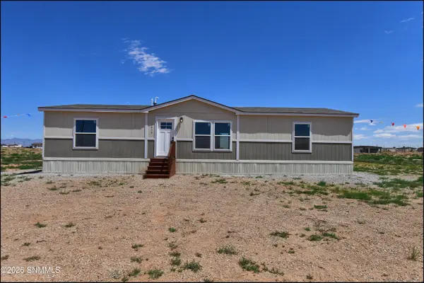 1413 Gobi Desert DR, El Paso, TX 79922
