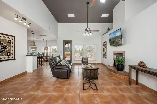 8801 Silk Oak CT, Las Cruces, NM 88011