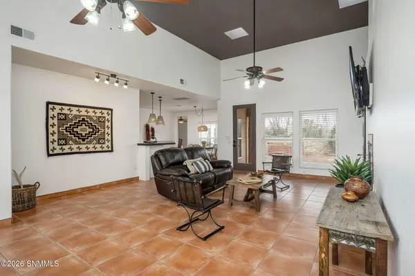 8801 Silk Oak CT, Las Cruces, NM 88011